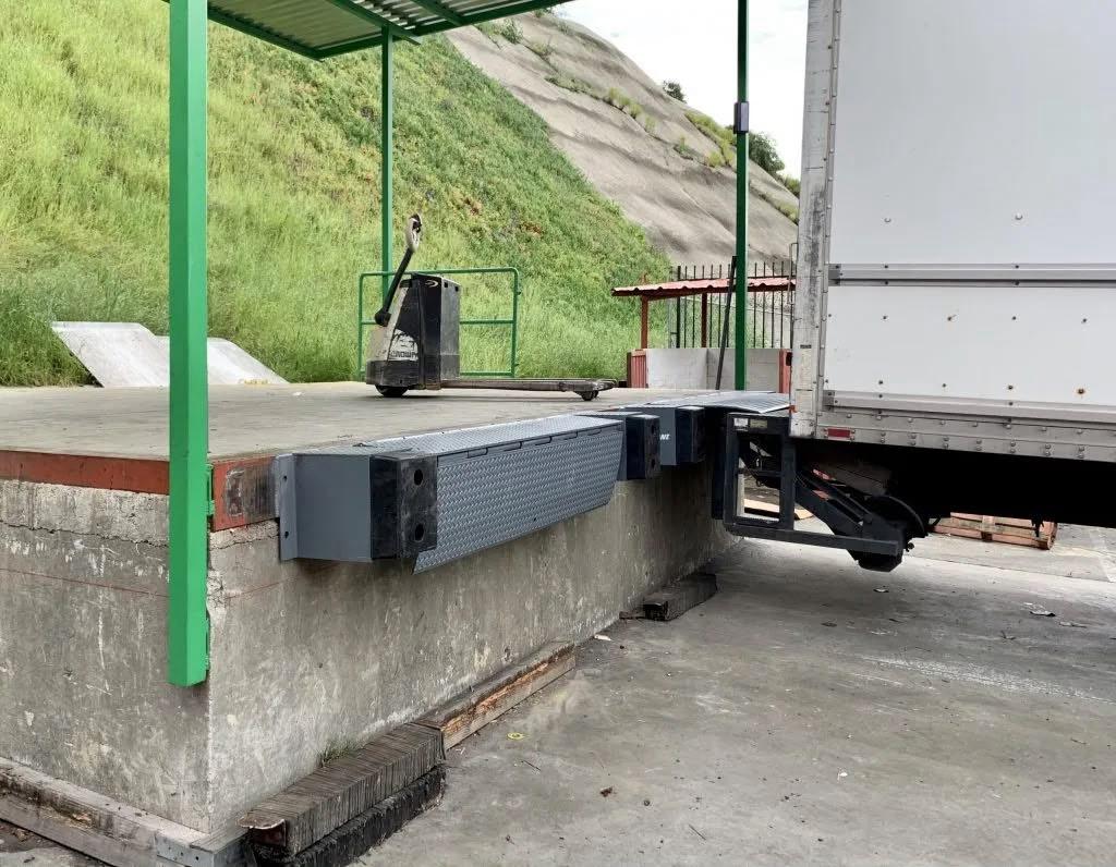 Edge-of-Dock Levelers